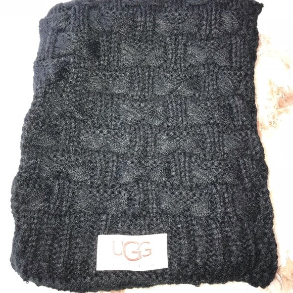 Ugg Pom beanie hat and scarf - Picture 2 of 5